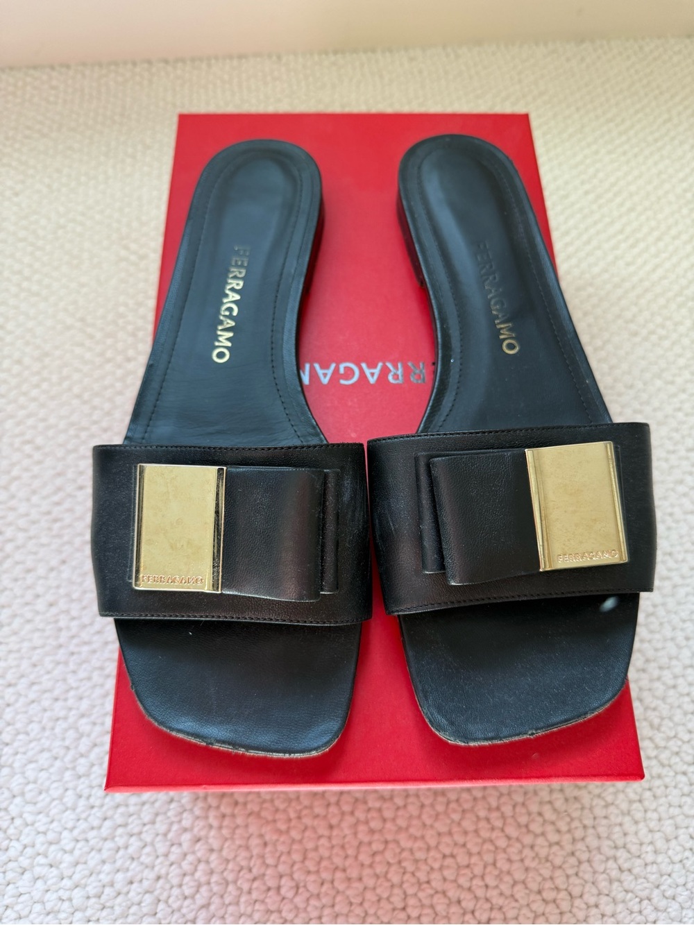Salvatore Ferragamo LYANA pre loved